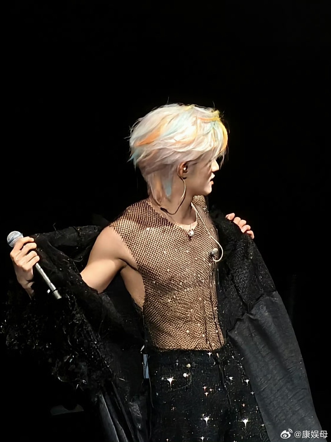 内娱来新人了？！谁给科普一下云旗富有且慷慨