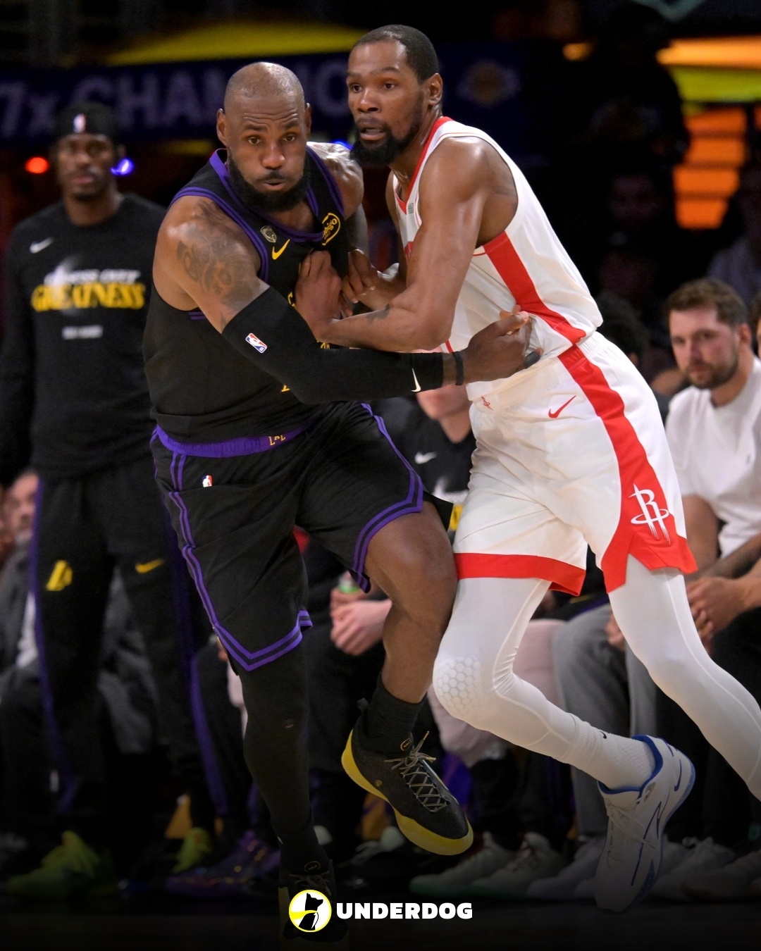 NBA火箭vs湖人 火箭队半场数据：凯文·杜兰特 - 20 分，投篮 7 中 6