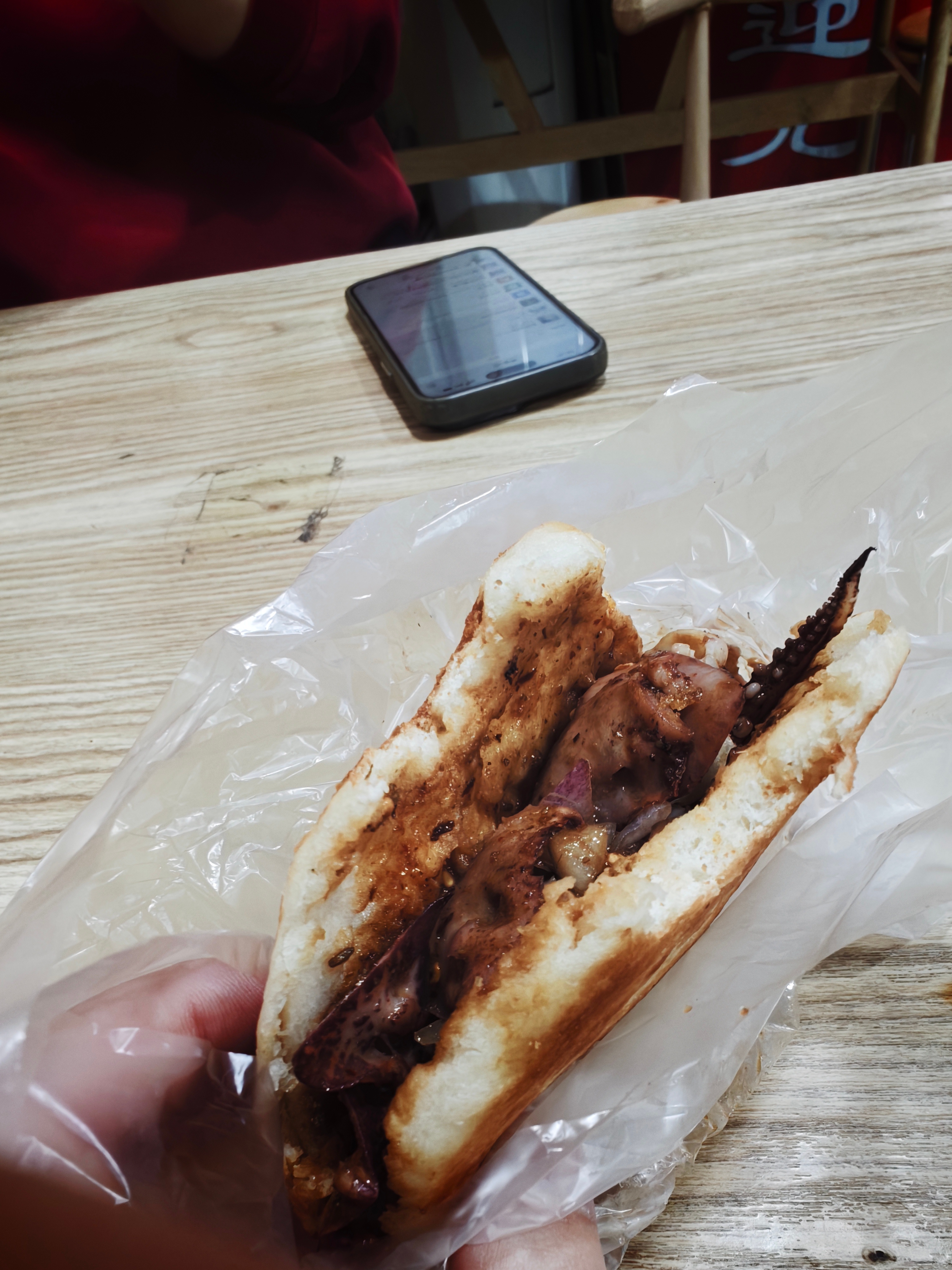 今天的小美好鱿鱼饼  烤生蚝  黄黄的树