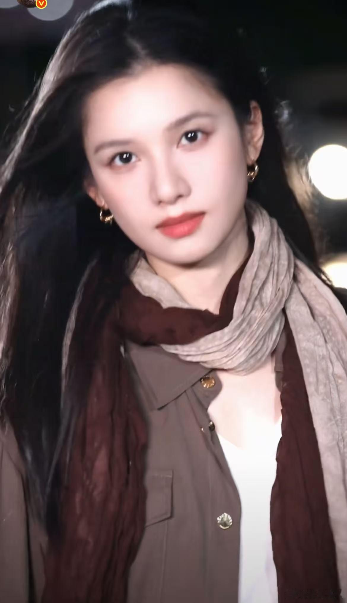 张婧仪好权威的美张婧仪从烟雾中走来张婧仪好权威的美，绝了，[嘻嘻][嘻嘻] ​​