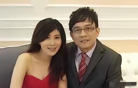 标杆级“台独”夫妻彻底反转！绿营10万支持者倒戈，统一大势无人能挡
 
曾经叫嚣