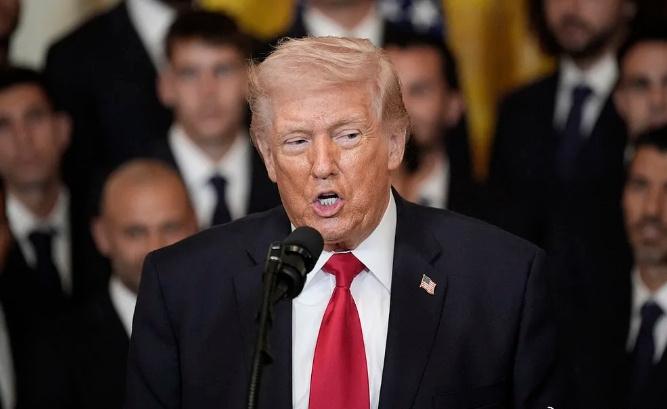 伊朗狠呀。中东王爷你听真！任何国家只要驱逐美以大使，就能自由通行。
霍尔木兹海峡