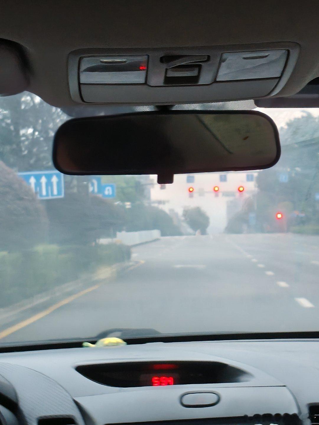 昨晚：我们回去玩几天吧今早五点十七：出门了 