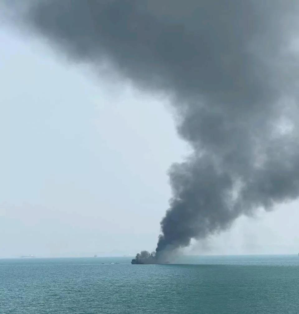 半岛电视台报道，当地时间4日，美国战争部部长赫格塞斯宣称，美军战斗机当天在波斯湾