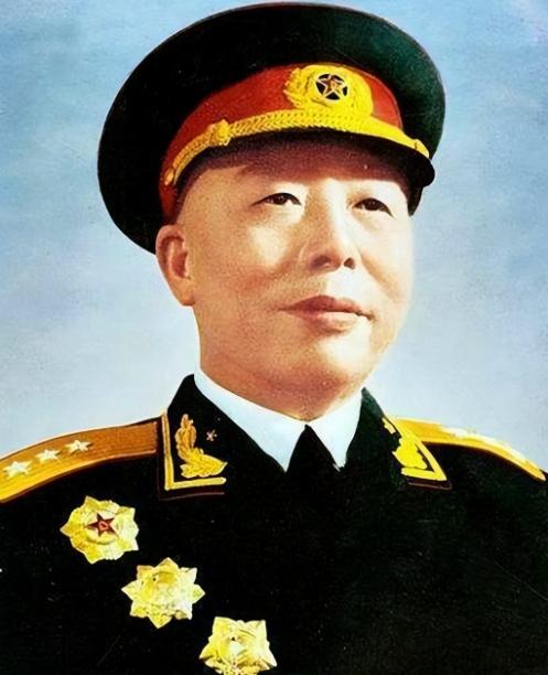 1950年，宋时轮在上海一家饭店用餐，可就在点菜的时候，他突然从服务员口中得知了