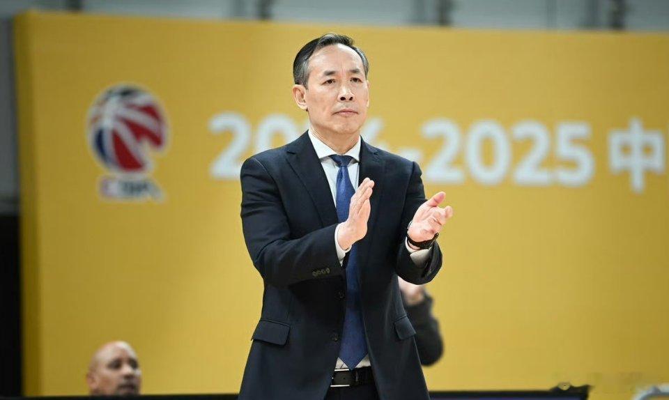 没有退路！赛前北京队主教练许指导表示：“要为尊严而战，北京几千万父老乡亲在等着我