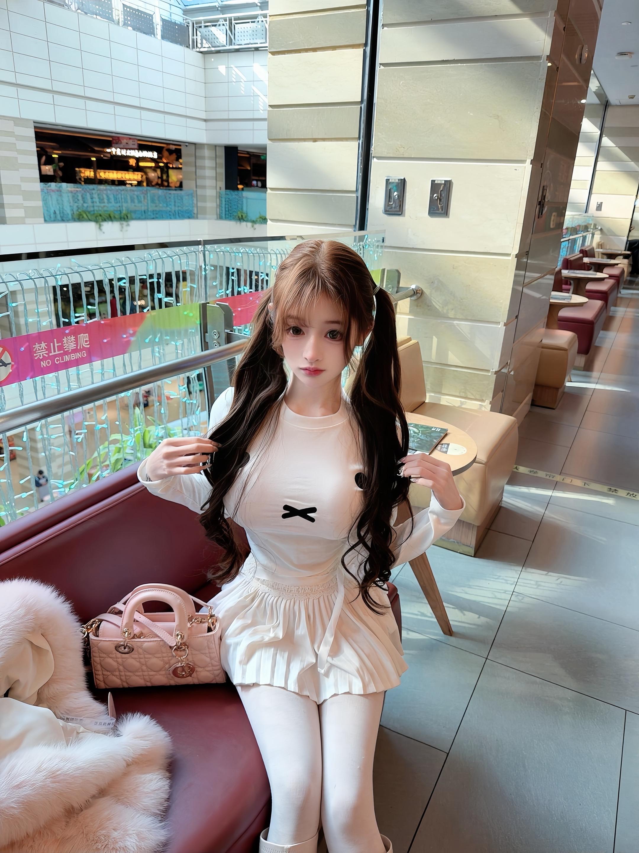 毛茸茸的小狐狸  马上回家打票咯