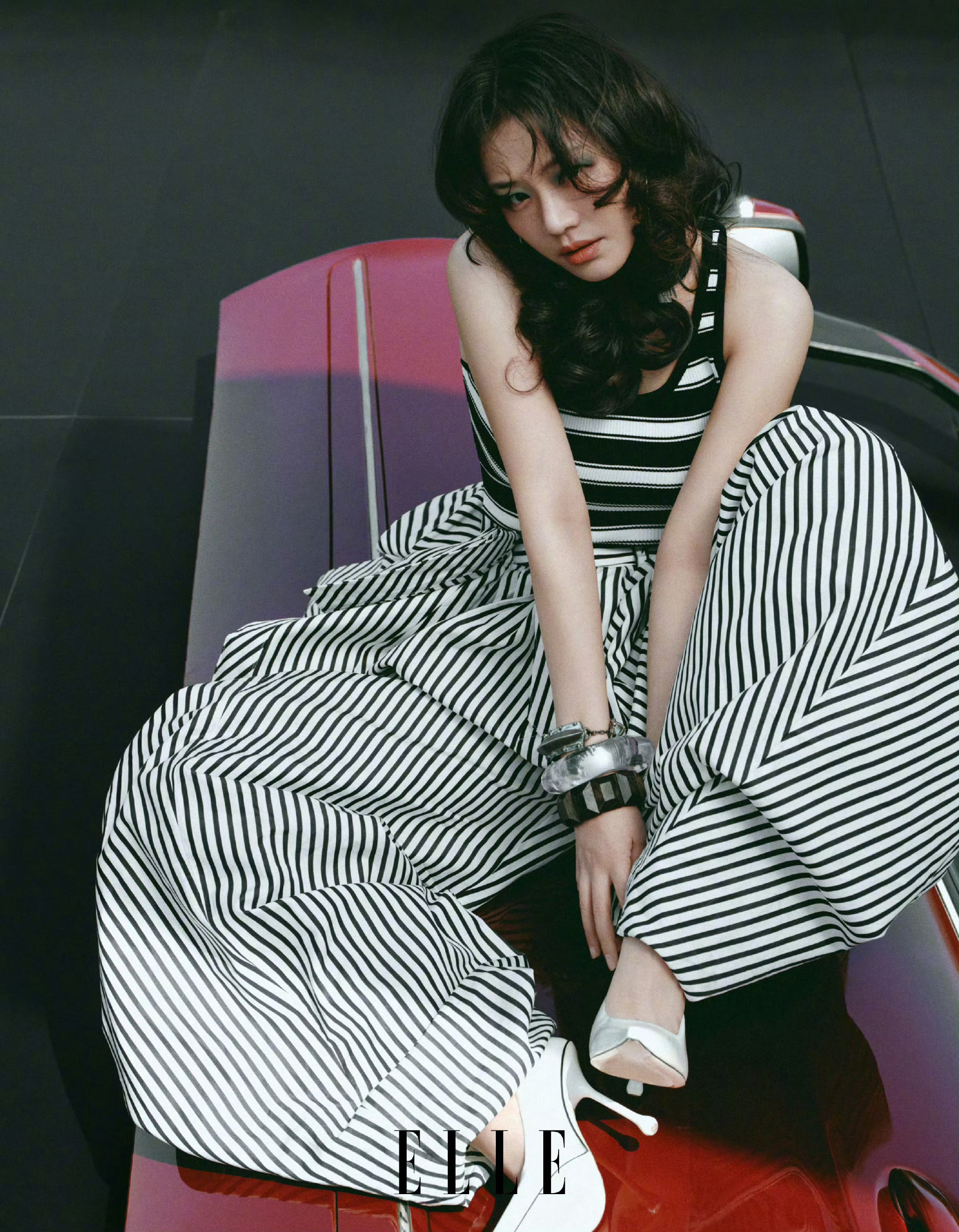 马思纯蓝眼影梦回黎吧啦ELLE5月刊马思纯封面马思纯这封ELLE也太绝了！浅蓝眼