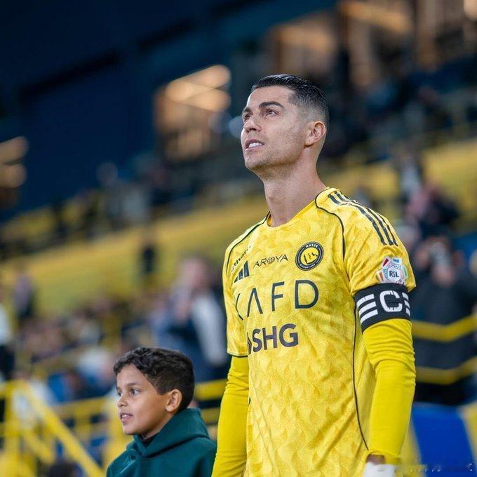 C罗 据球报克里斯蒂亚诺·罗纳尔多与投资基金官员之间的紧张关系已经升级。克里斯蒂