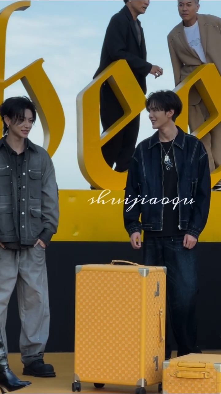 权威[收到]帅气毕雯珺小鬼同框毕雯珺小鬼卡宾大秀 ​​​