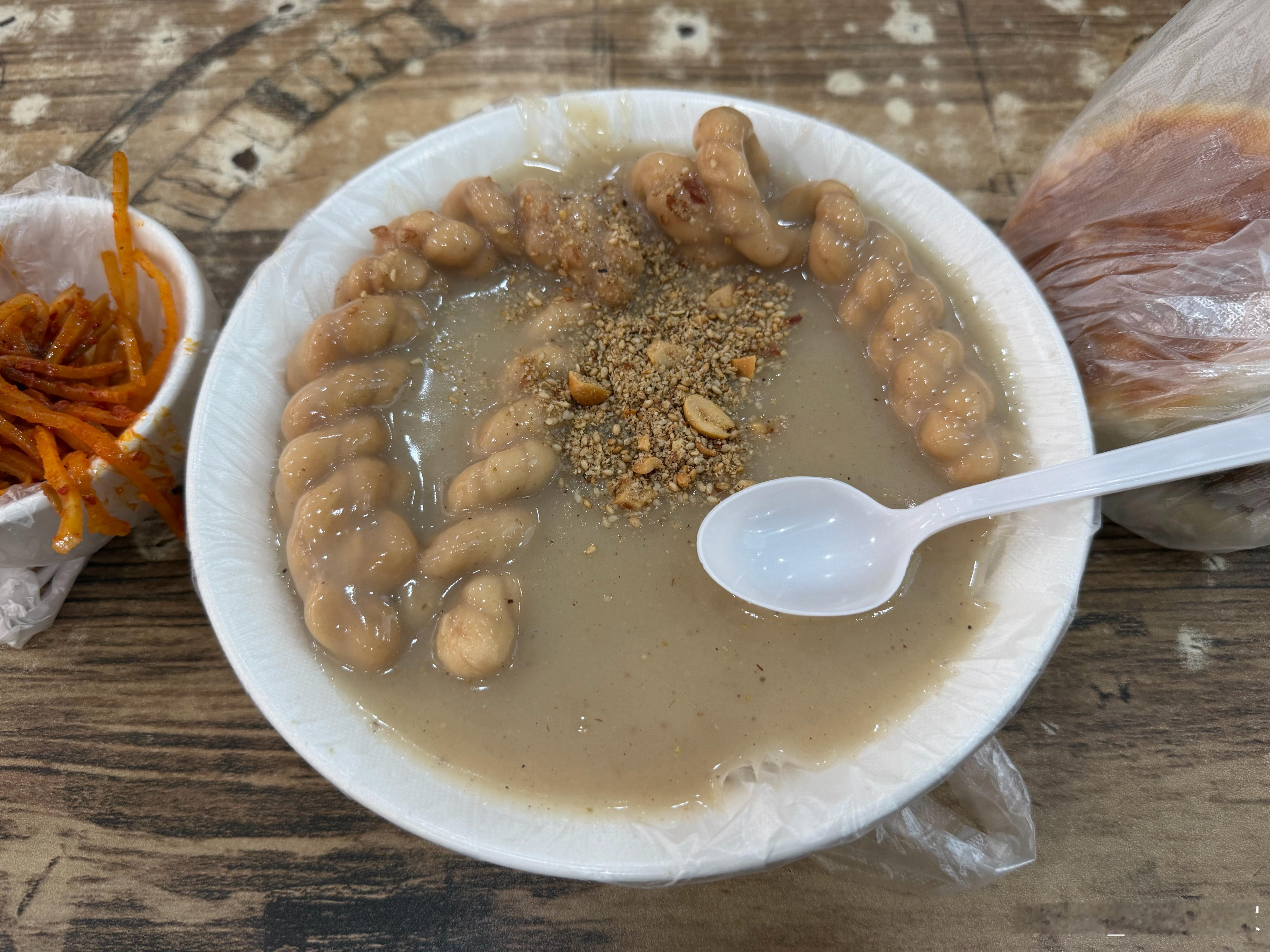 幸福是什么？就是回到家吃油茶麻花和粉蒸肉夹馍 西安