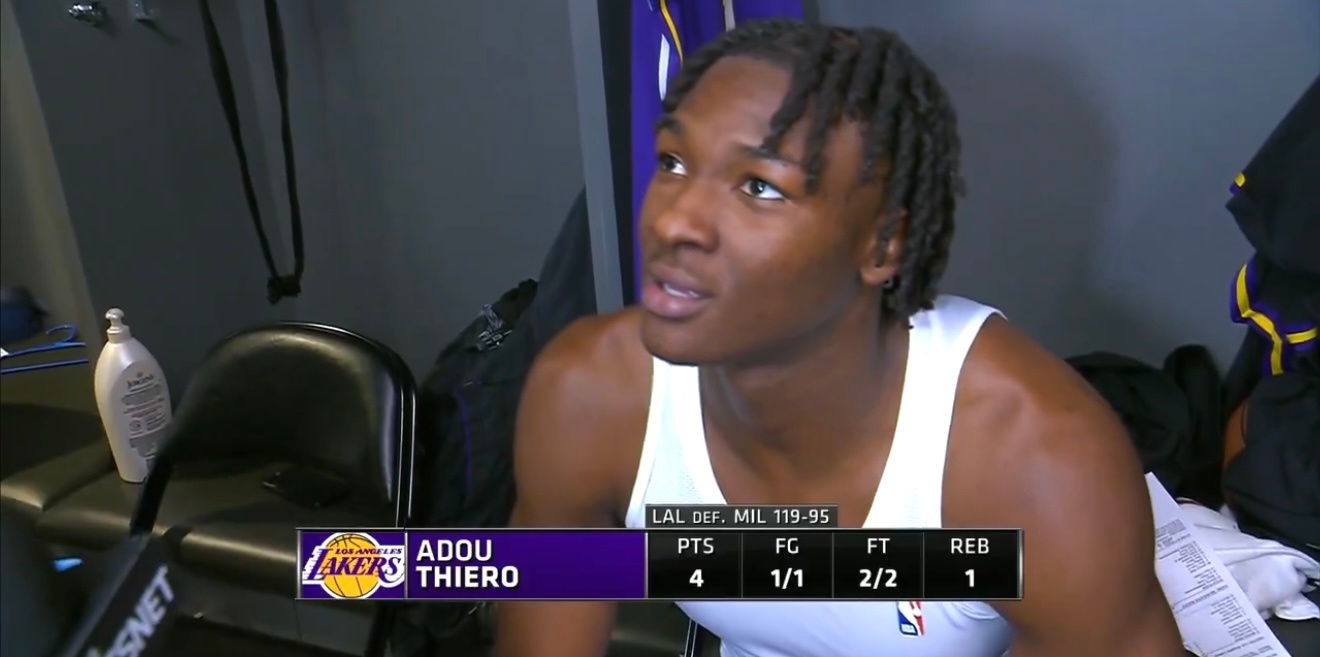 阿杜谈到队友们将比赛用球献给他时表示：“一开始我甚至没意识到这一切都是为了我。但