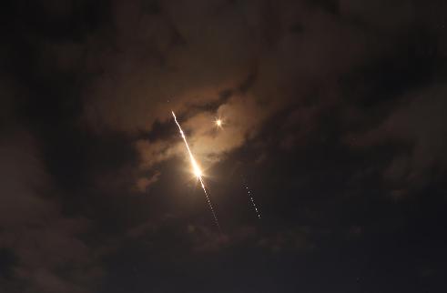 死伤逼近5000人，防线全被击穿，以色列损失太惨重想停战，放弃颠覆伊朗政权，伊朗