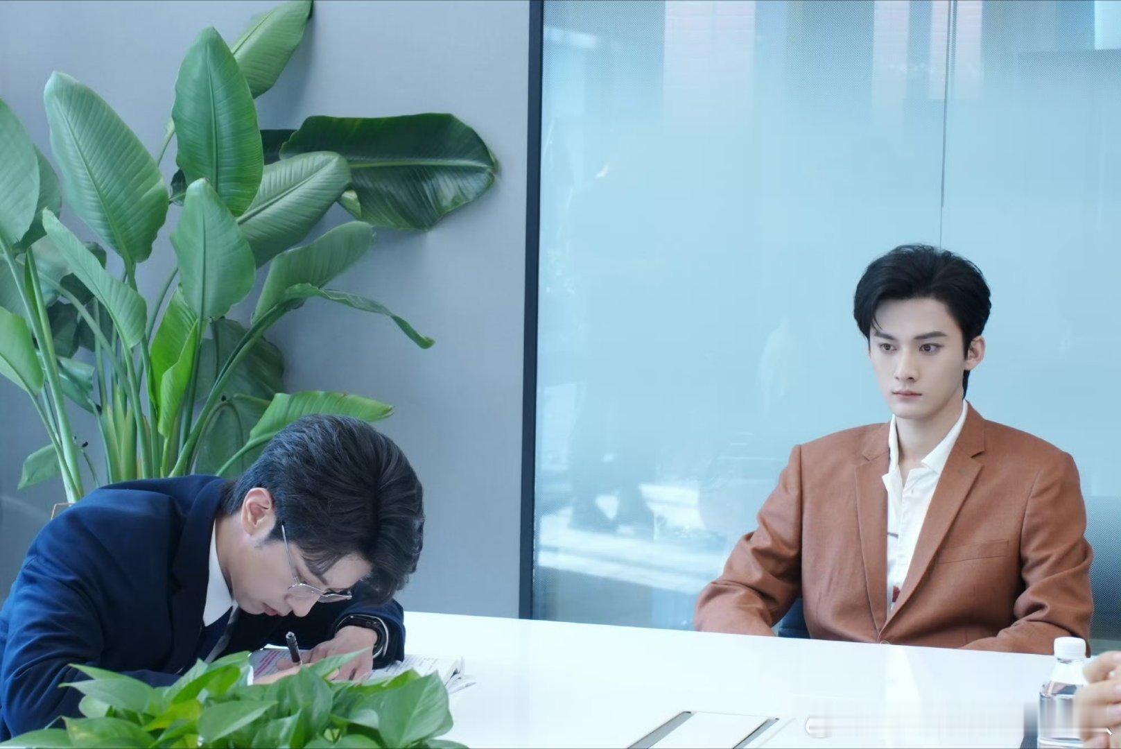 你要写高途，你就不能只写高途的破碎，你要写高途一个人撑起一个破碎的家庭，你要写高