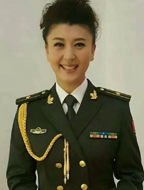 嘴欠惹大祸！
闫学晶恐怕要凉凉？
一级演员正师级待遇又如何？


闫学晶这事，