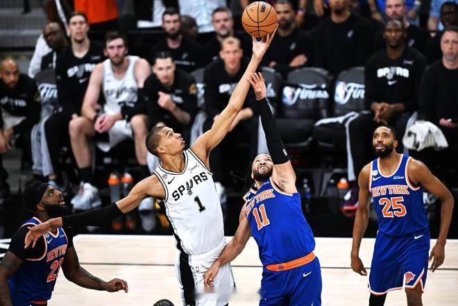 NBA官方于周四公布了新赛季完整赛程，对志在重返总决赛的圣安东尼奥马刺队而言，其