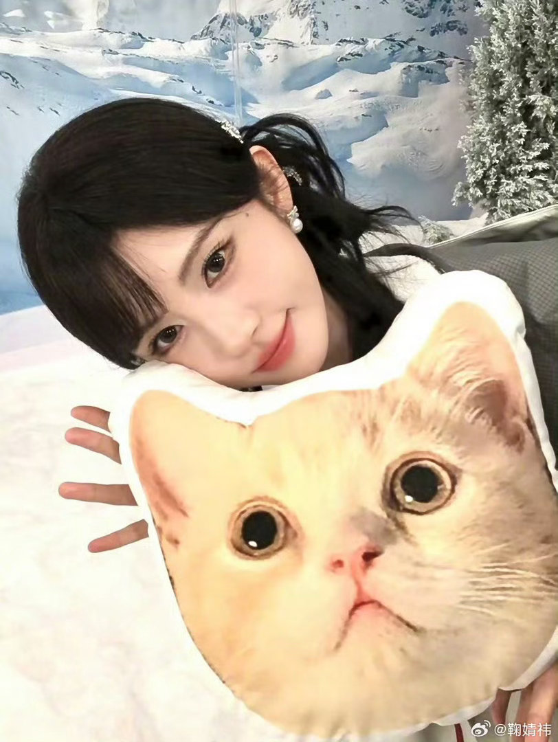 鞠婧祎  jjy鞠婧祎露芜衣jjy鞠婧祎姜黎非没有你 世界都黯然失色˶´ᜊ` ˶