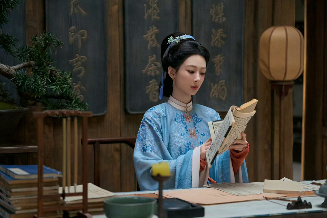 ‍杨紫玉兰花开君再来 yz‍杨紫董竹君 院子里的花开了，就连空气都甜了几分。［y