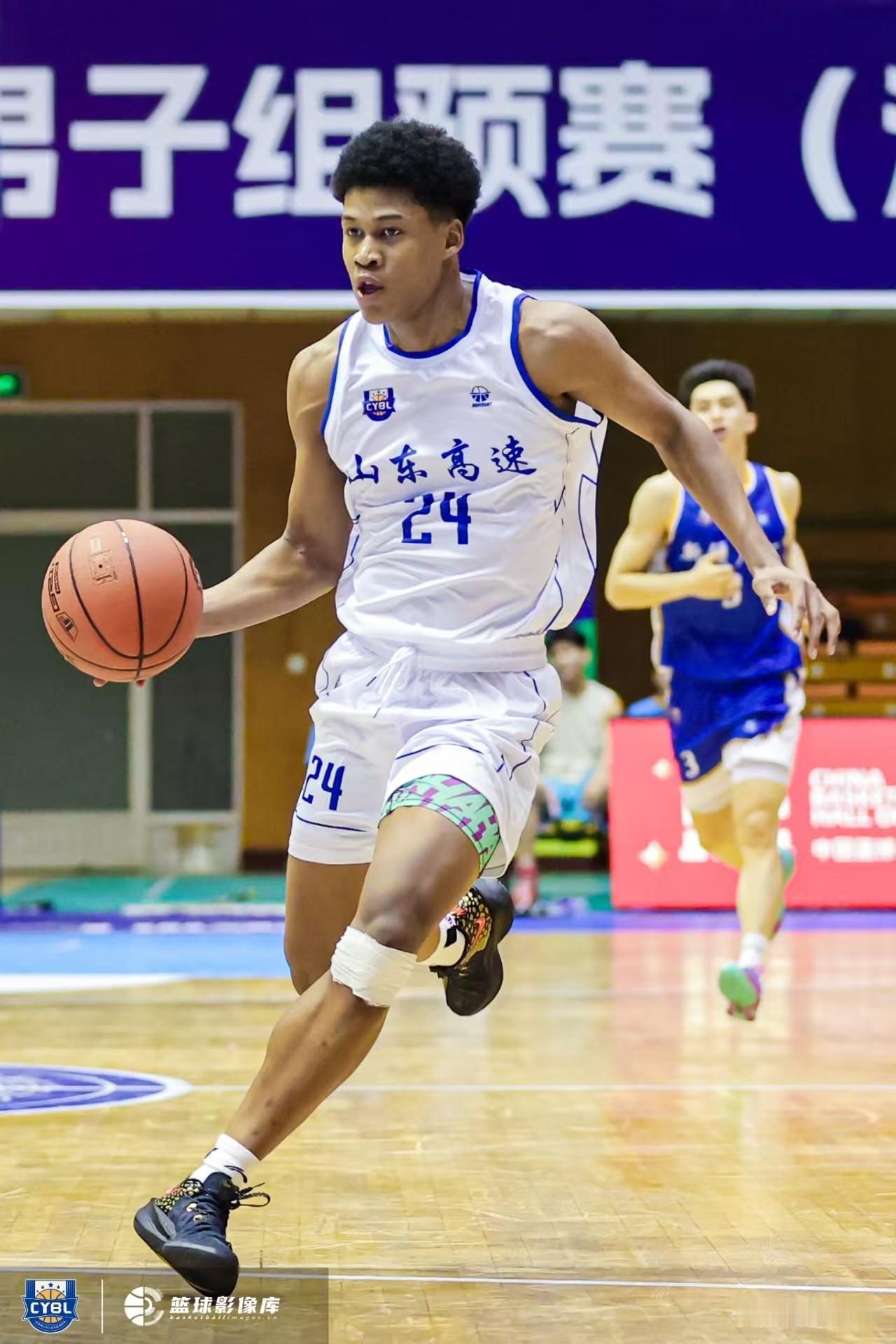 2026年全国男篮青年联赛（U19）开赛，河南三门峡赛区的这场山东高速与新疆的对