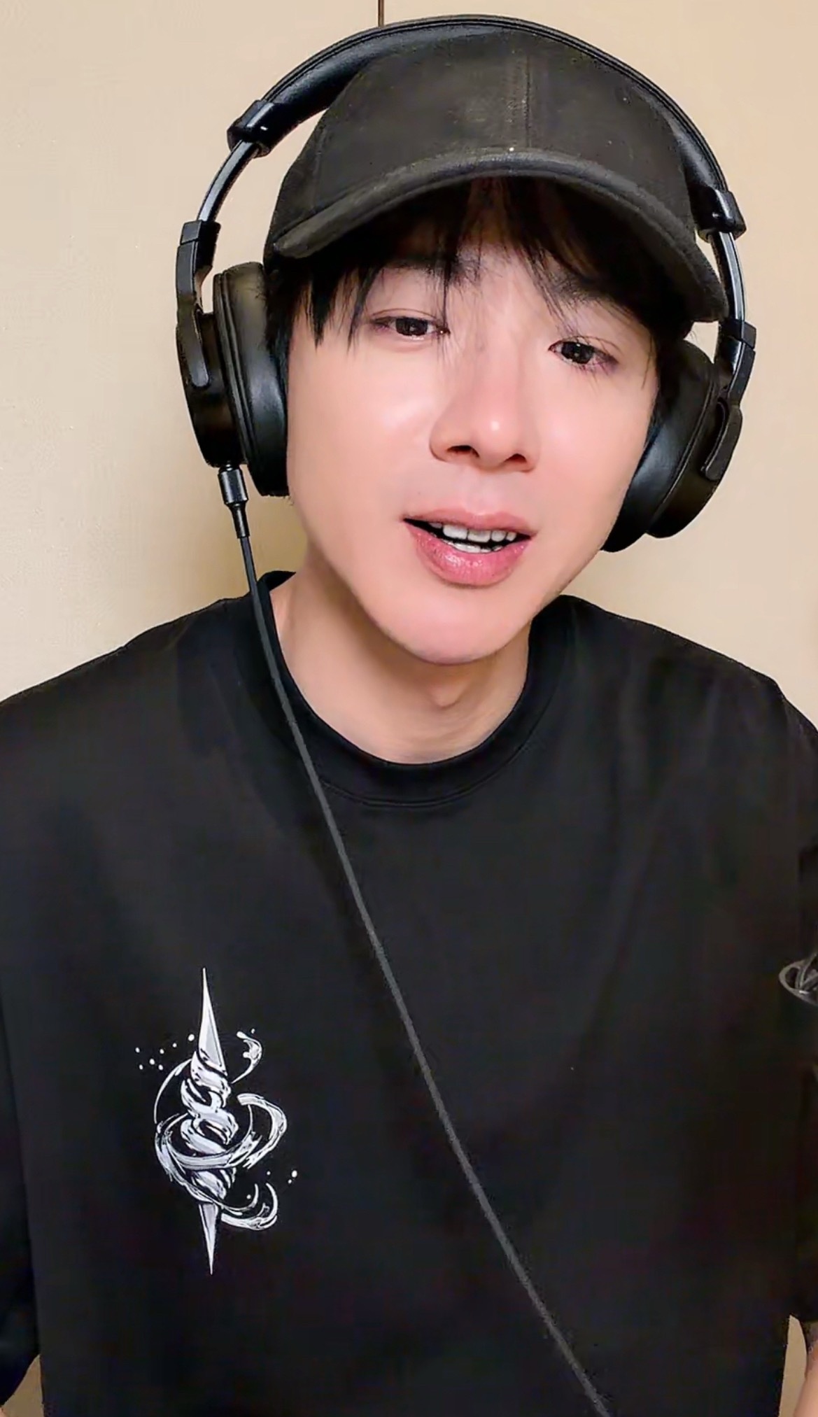本周我完成了连续7天铁粉打卡，与的铁粉值额外增加1分！摩登兄弟[超话] ​​​