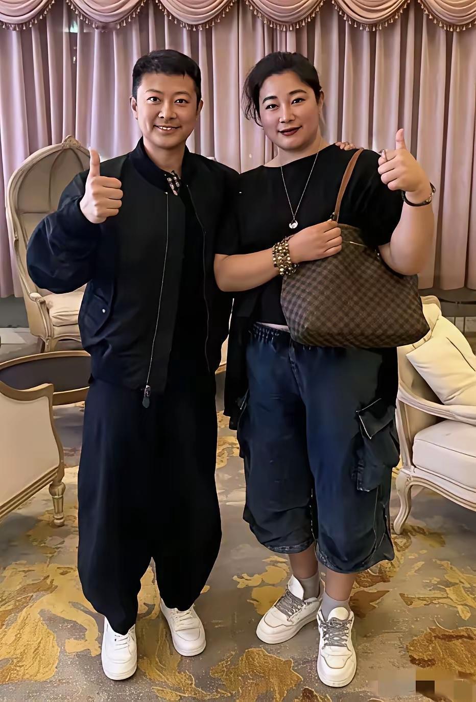 印小天还好吧，首先能一眼认出来。于娜由清冷变温柔，简直判若两人呀[泪奔]