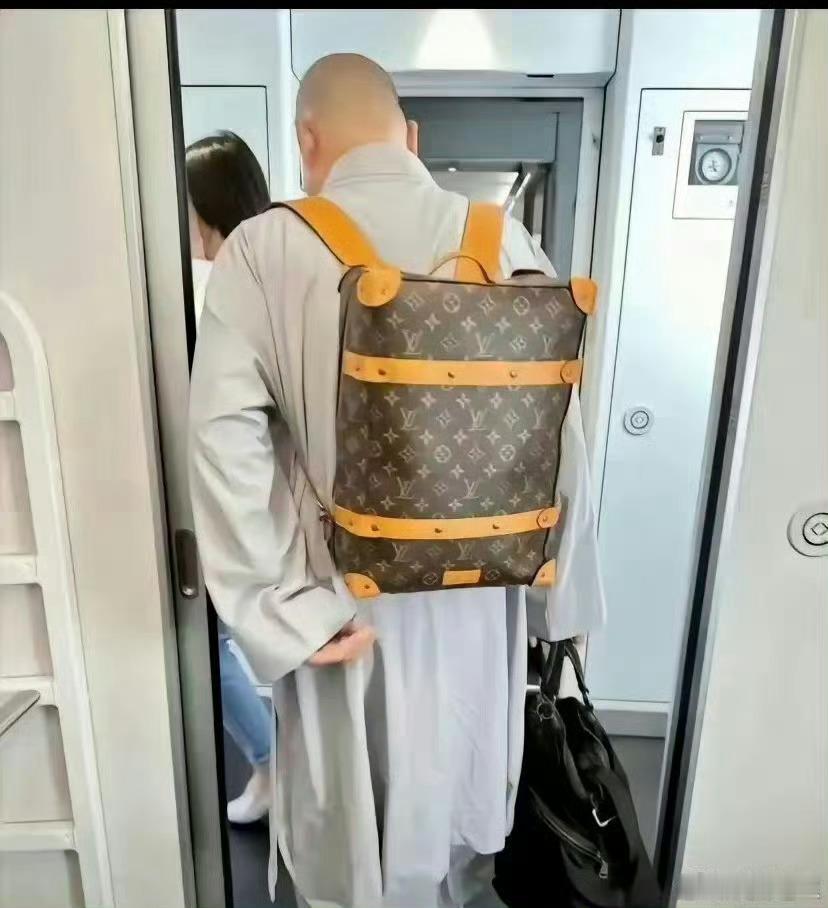师傅的背影。。。。。 