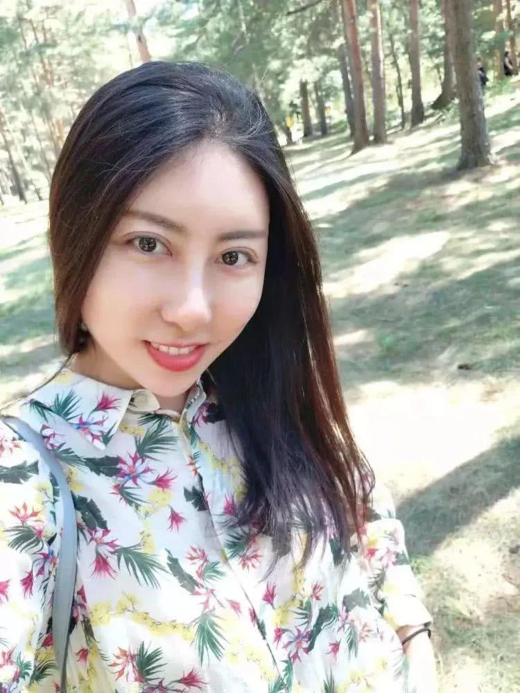 2022年网络热度风向标：
卖华强的瓜
健耕宏的身
听心凌的哥
玩坤坤的梗
8月