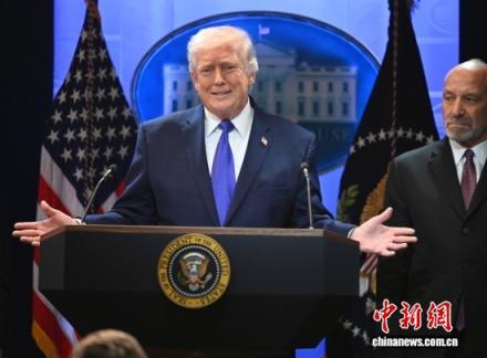 特朗普刚上台就想废掉百年落地国籍！一纸行政令折腾一年多，最高法院 6:3 直接驳