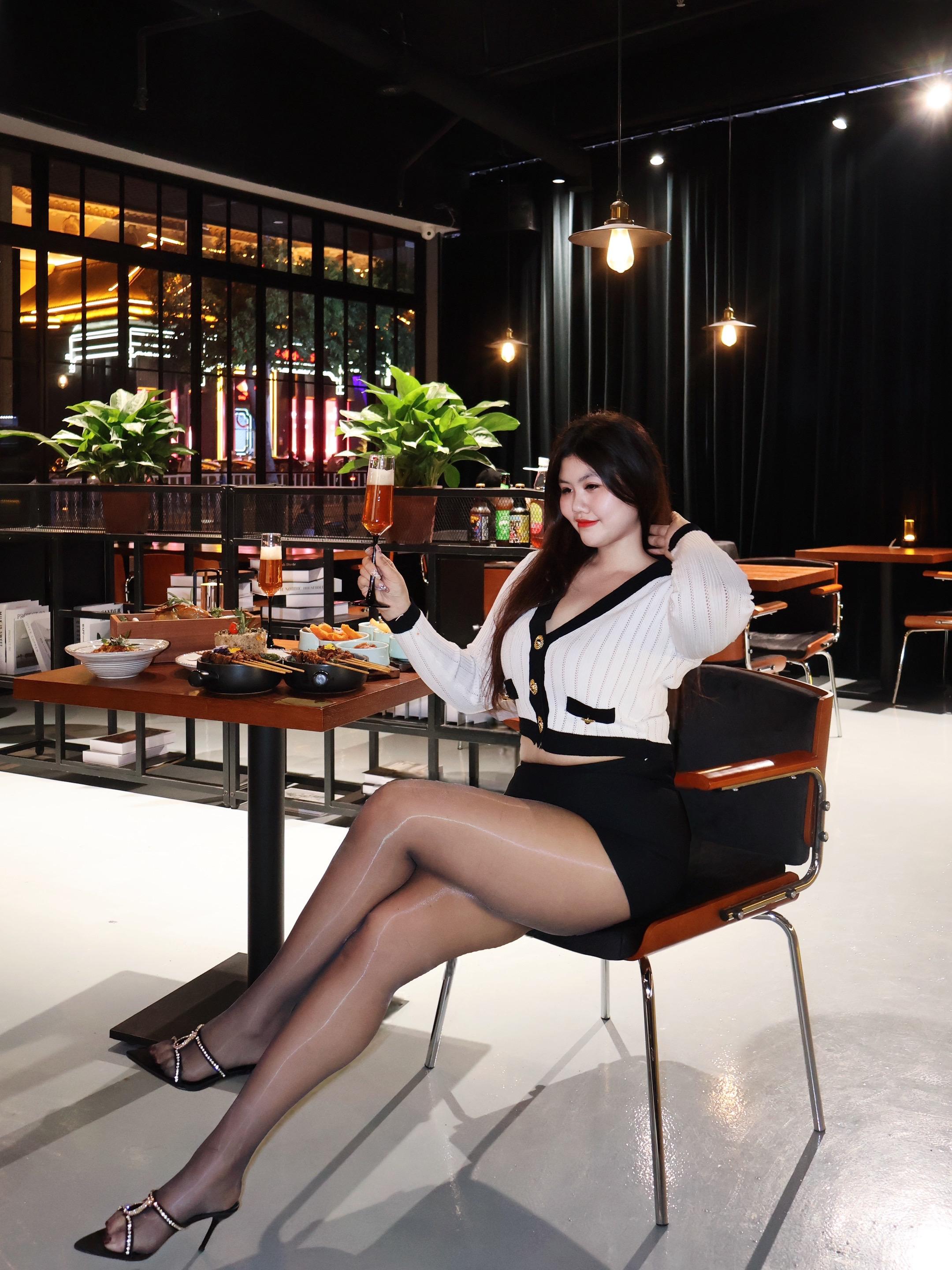 御姐穿搭 御姐控 御姐风穿搭 腿精本精 气质轻熟风