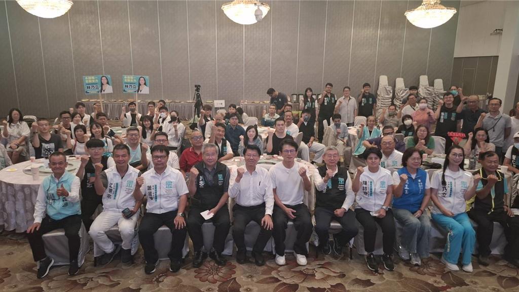 民众党：台南值得更好的民代 谢龙介强调蓝白合策略
台湾民众党主席黄国昌1日下午到