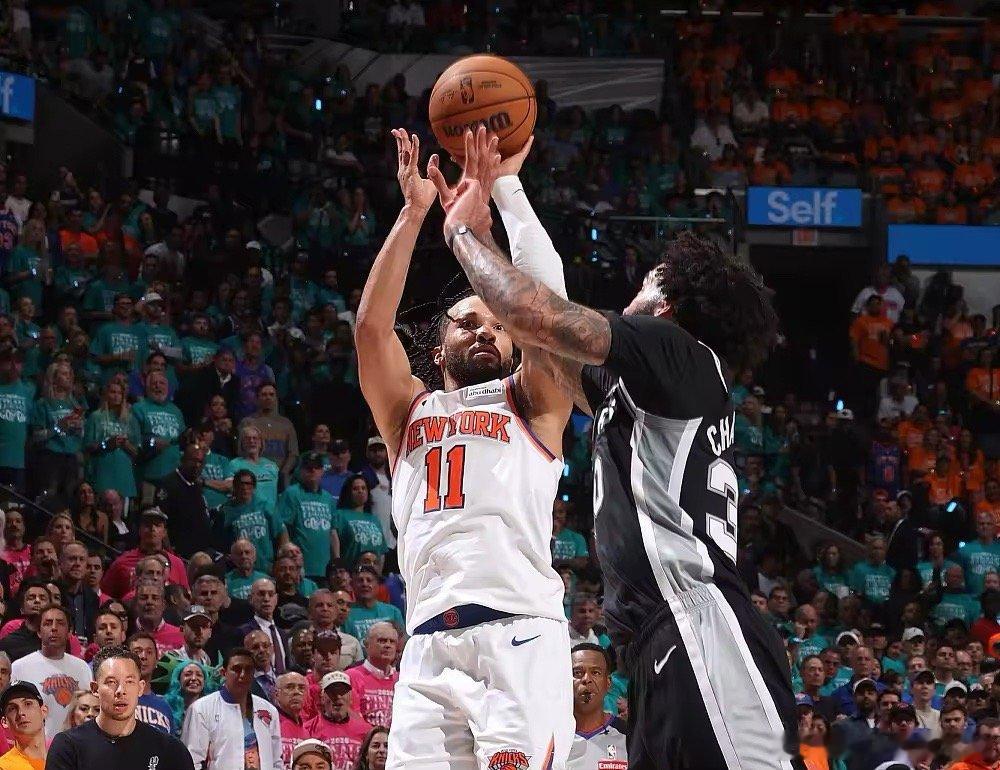 现役第10！布伦森总决赛首秀轰30分跻身历史榜单。NBA总决赛G1，尼克斯客场1
