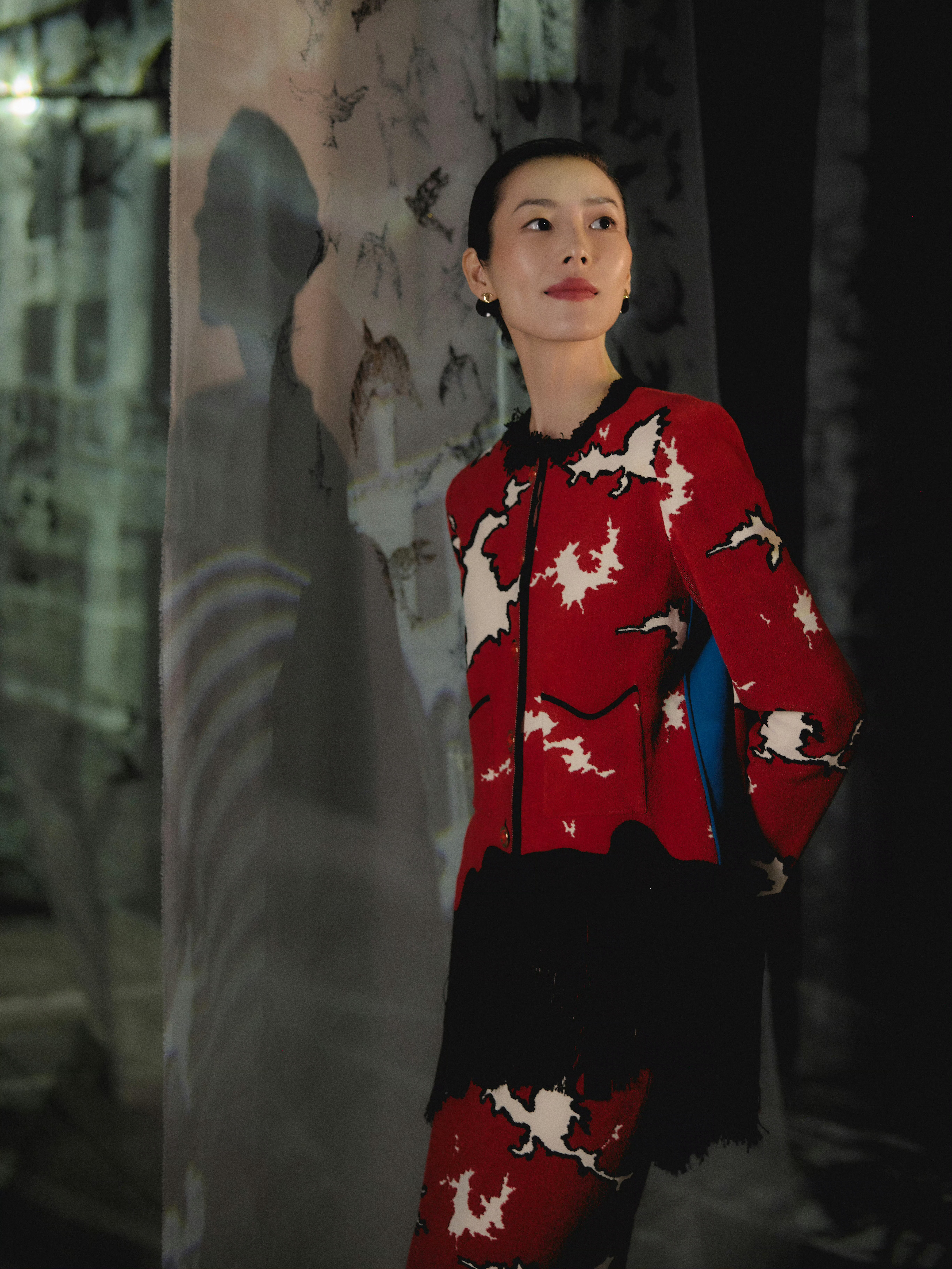 出席CHANEL全新 La Galerie du 19M 上海展览开幕活动的刘雯