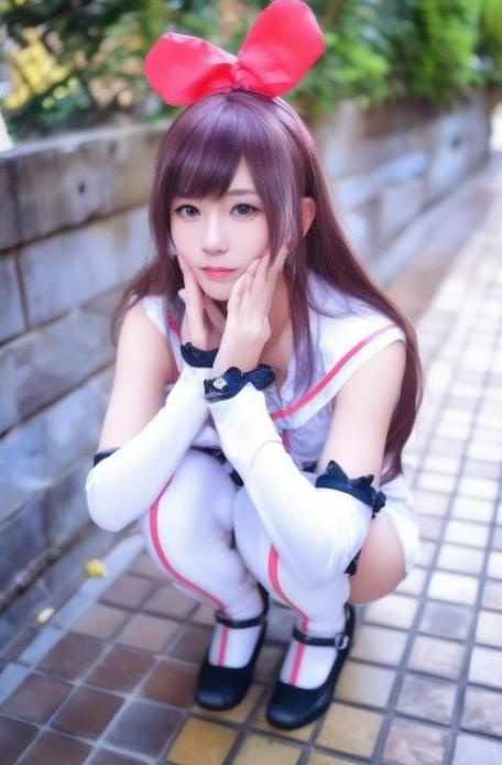 “怎么办，男友对cosplay的热情超出了我的想象。他总是逼迫我扮演他喜欢的角色
