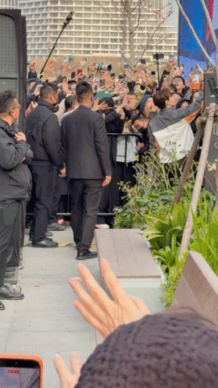 刘宪华线下活动人气 刘宪华线下活动人气“燃”炸！现场全是热情的人，热烈氛围快溢出