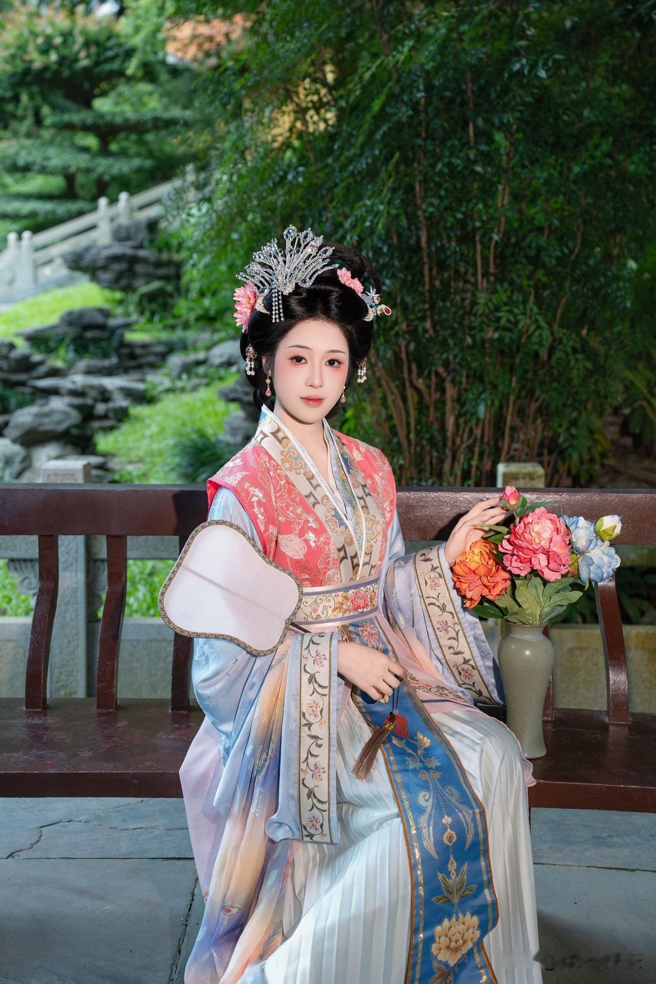 以姐妹之名，赴国风之约。美女人像群 高清美女 高雅气质美女