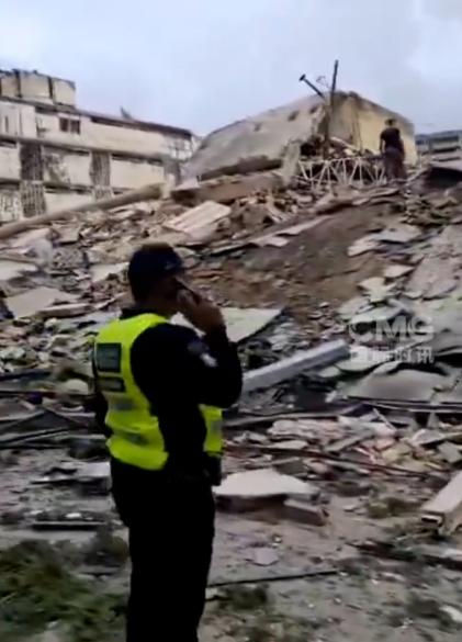 突发！全球多地接连强震：1分钟双7级、6.9级震到东京，海啸预警已发布
 
短短