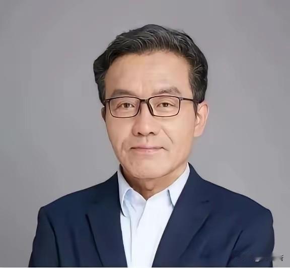 王德峰教授一句话撕开中国社会遮羞布，振聋发聩：“今日之中国纵欲汹汹，重功利、轻道