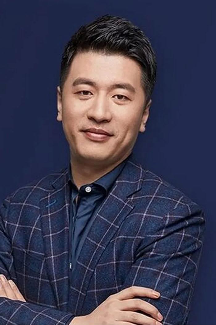 大网红张雪峰，接受过一次采访，谈到创业，他说，行动要快，零到一可能需要几年，但是