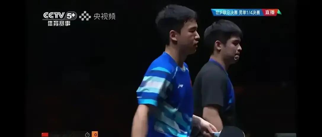 林诗栋4比0把向鹏打成了教学赛。发球、近台、对拉、远台，向鹏样样被碾压，差距肉眼