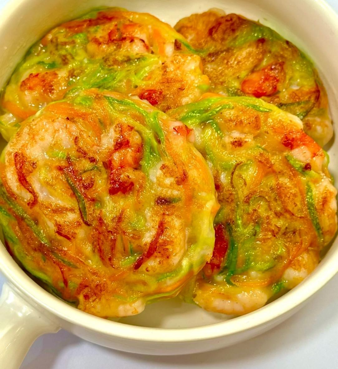 3分钟搞定！孩子挑食不爱吃菜？试试这个蔬菜虾滑饼，一口下去全是鲜！

家人们！终