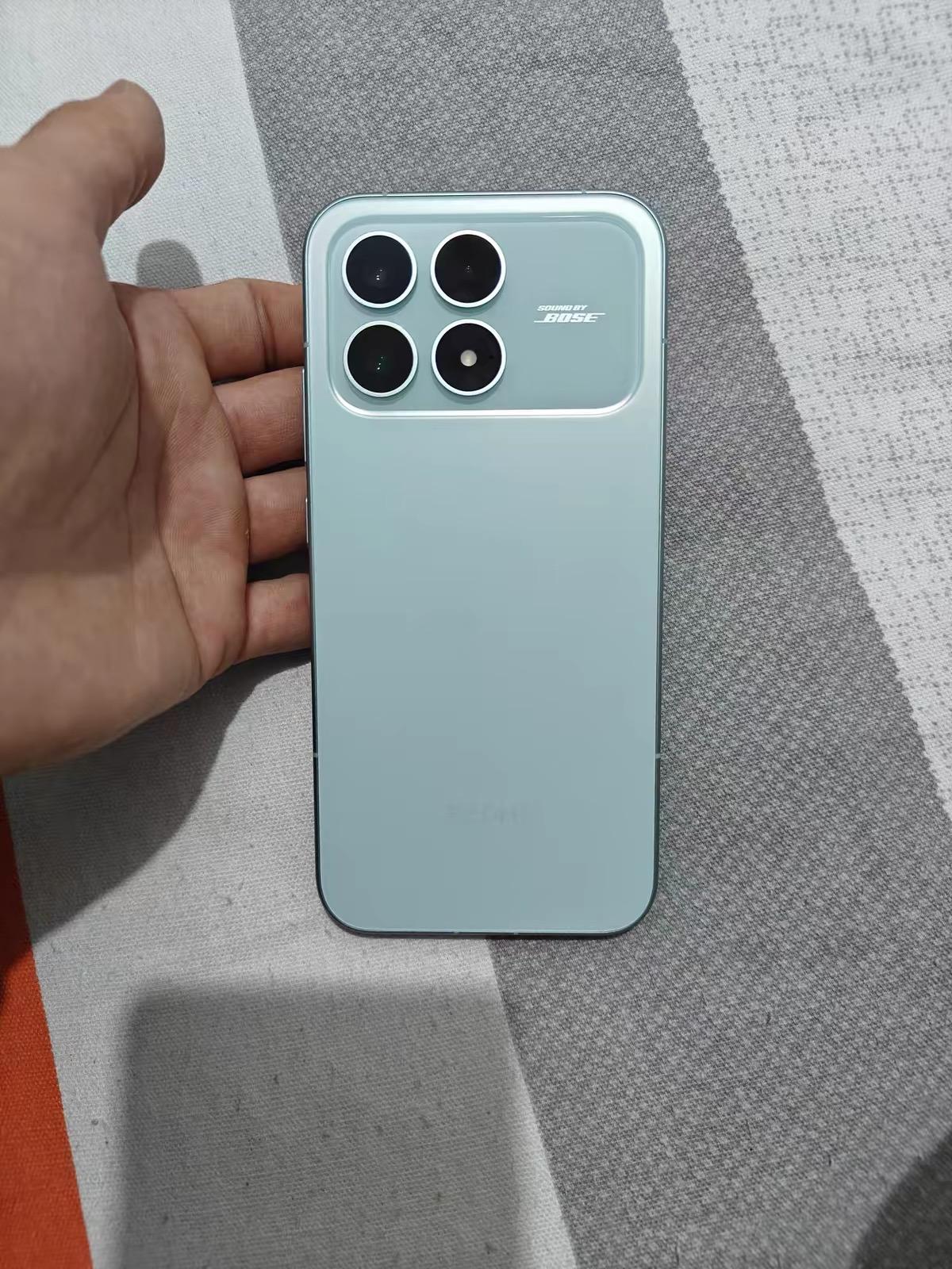 3K左右的预算，看了一圈发现还是发现去年的Redmi K90更香，骁龙8至尊版处