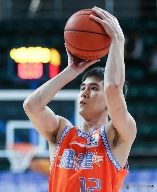 曾凌铉生涯之夜，三分9投全中创历史

1月12日CBA常规赛，福建虽91-94惜