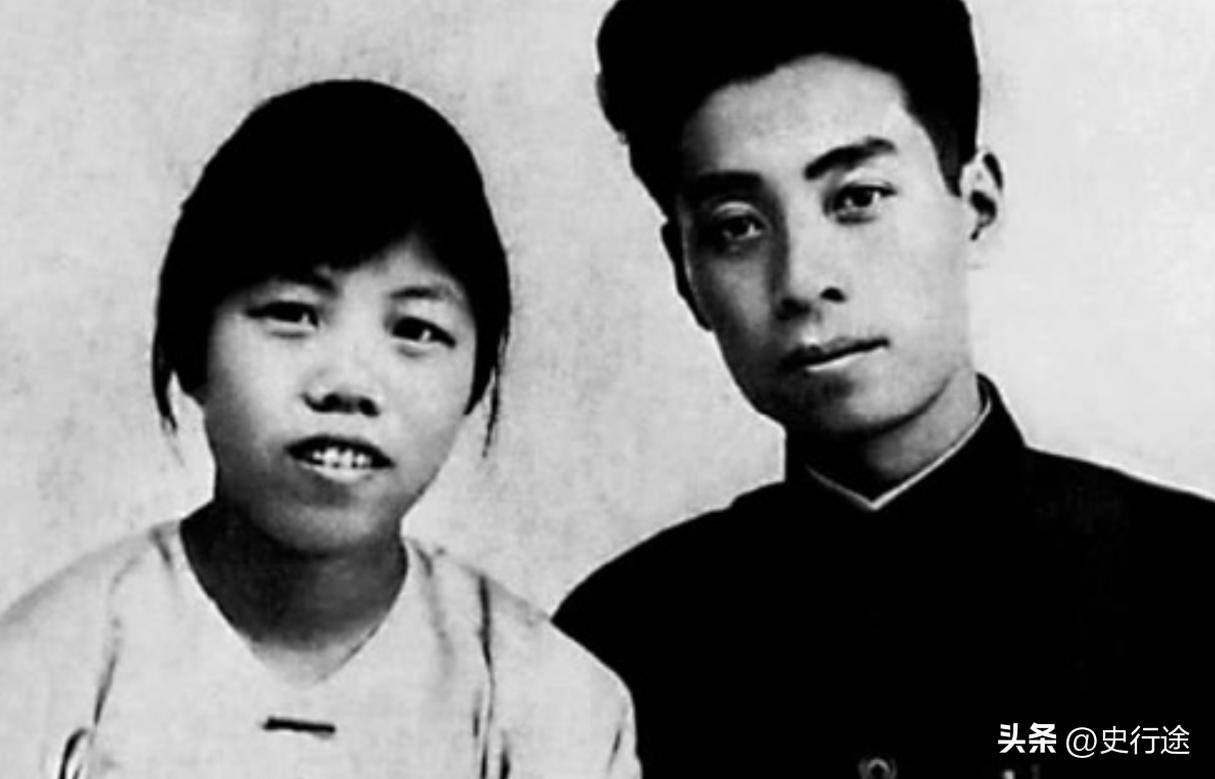 1927年的广州，邓颖超刚生下的儿子，足足10斤重。还没等她抱一下，医生就用产钳