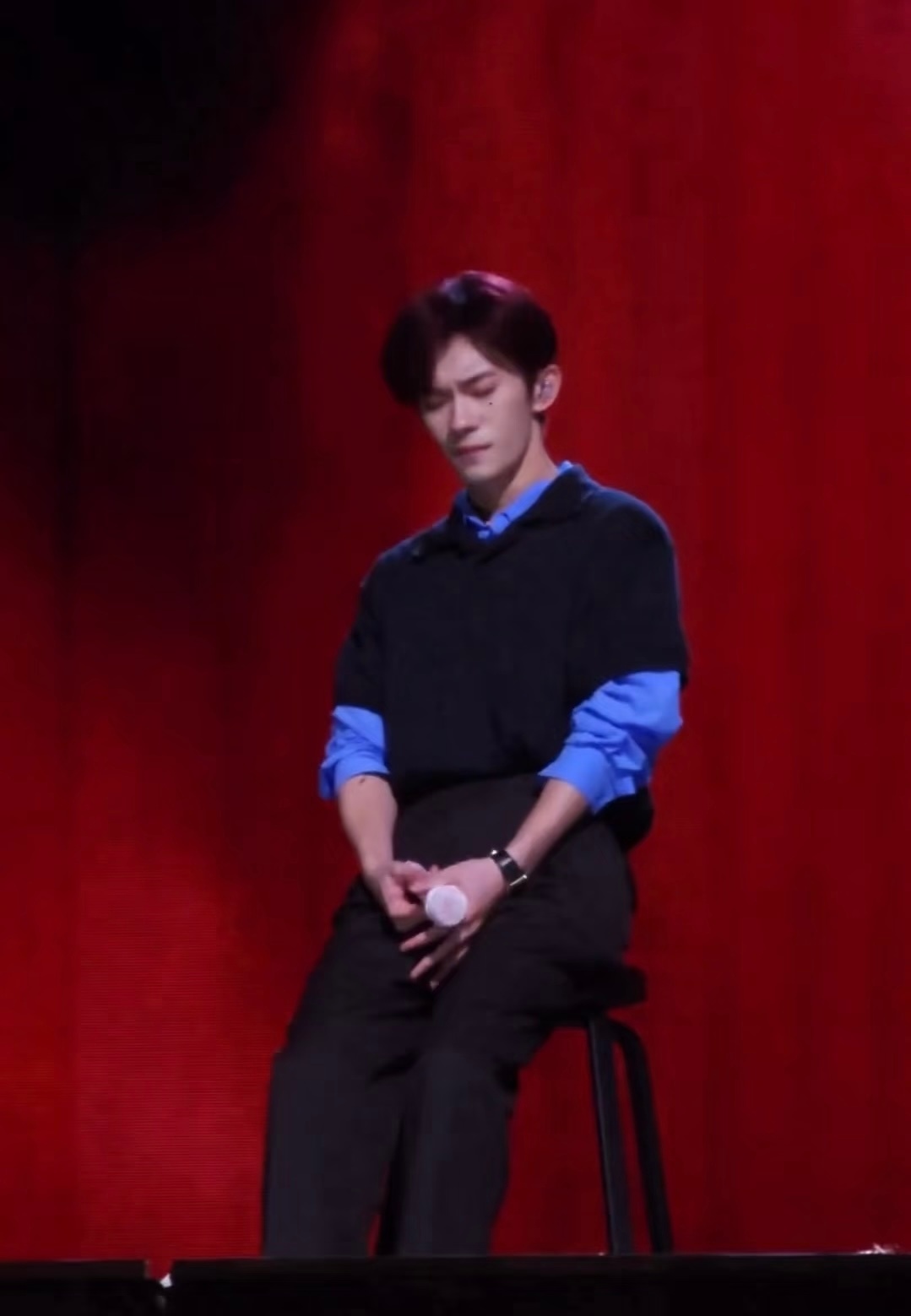 TFBOYS  如果他们比我先落泪呢，如果他们也想见我们呢，也许这三场演唱会我都