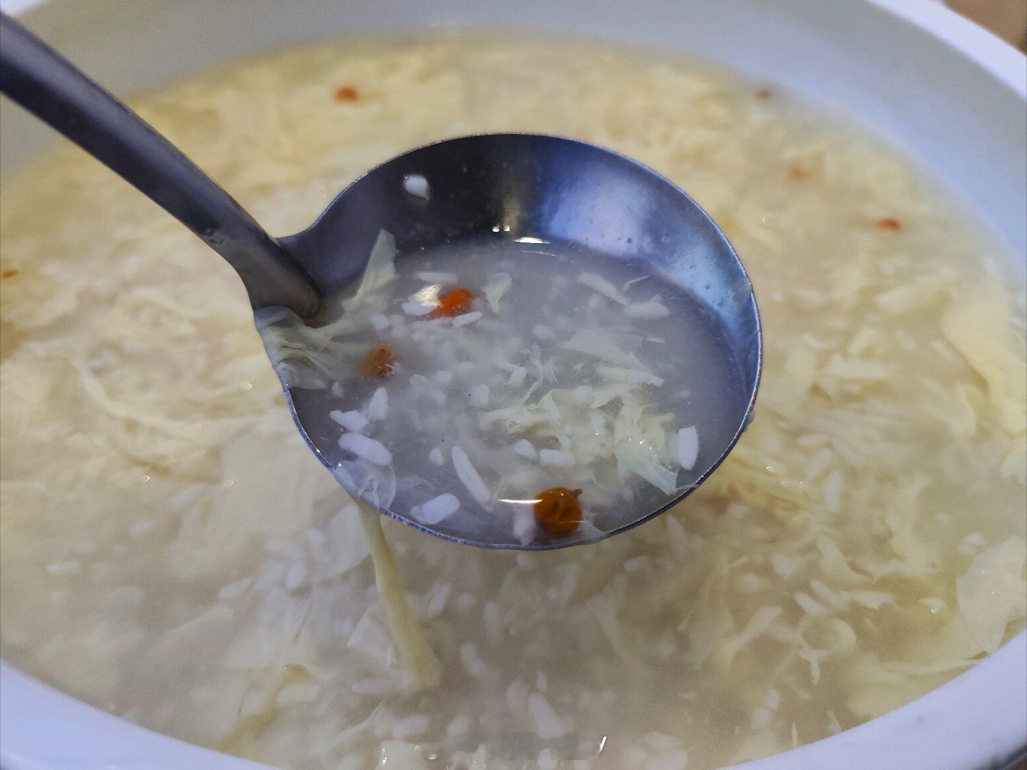 山西驻京办的这个沙棘鸡蛋醪糟很好喝酸酸甜甜的，是真的有沙棘的[哈哈][哈哈][哈