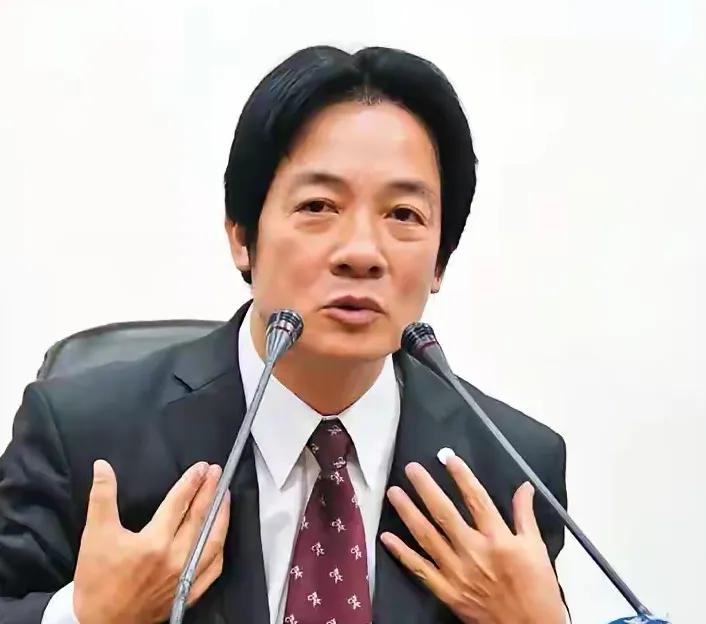 赖清德这样的裸体人为什么可以做台湾地区负责人？
赖清德的儿子、孙子都是美国人，只
