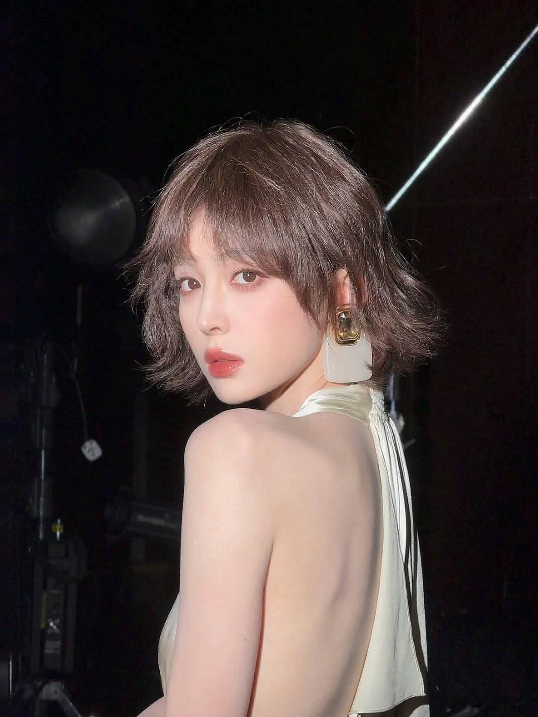 娜扎一些妆造图，有几个角度让我想起泽尻了，都是大美女 ​​​