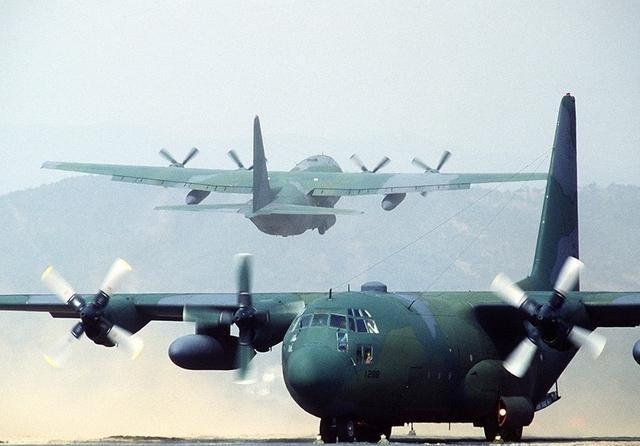 美军这次下了血本了，统计一下这次救人的武器和人员，不是一般的高！刚刚，特朗普在社