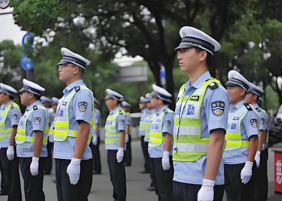 随着辅警队伍建设改革的推进，辅警的待遇会越来越好，同时招录的门槛也会越来越高。