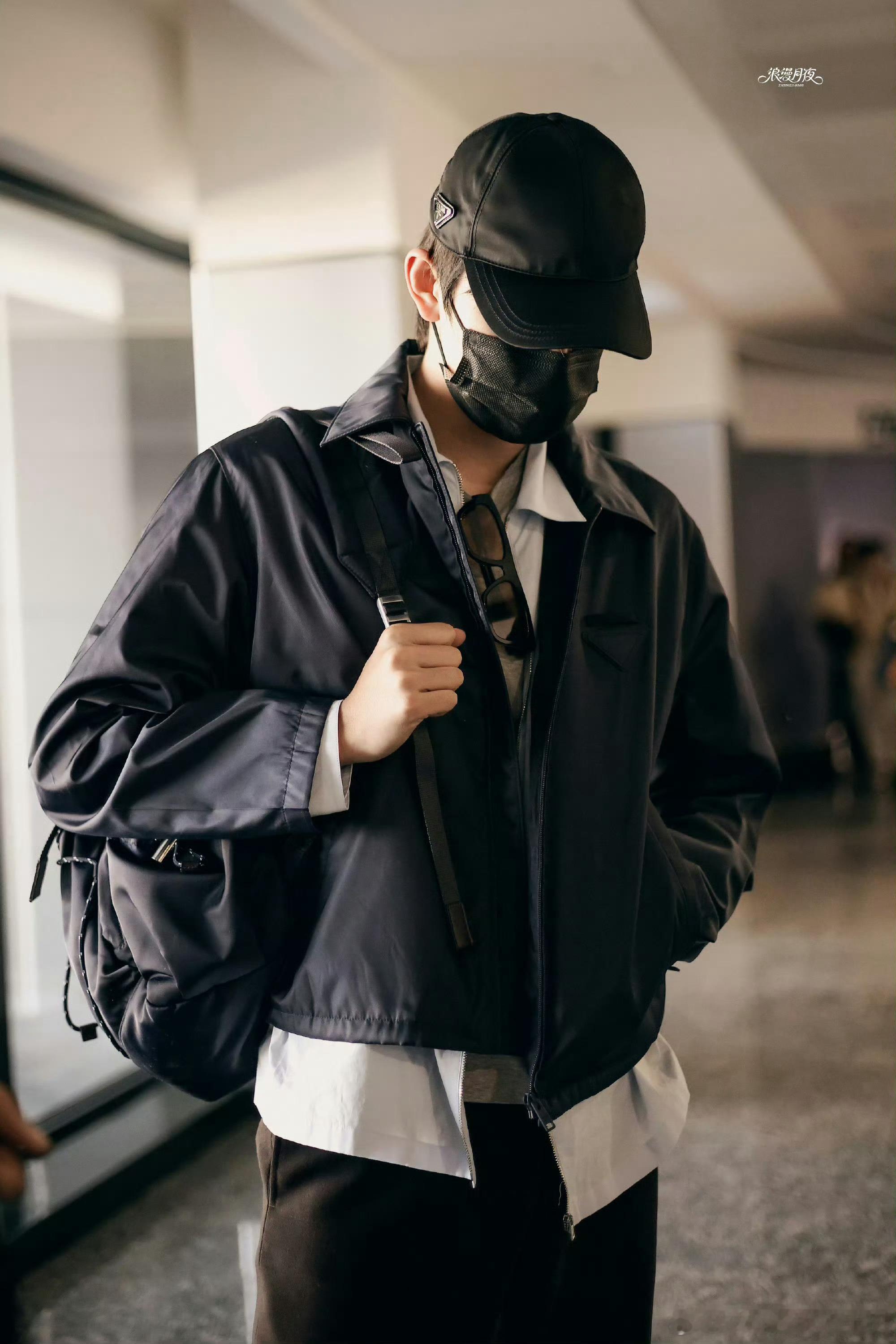 登陆少年到达米兰机场路透✈️朱志鑫、张泽禹、张极、左航、苏新皓期待谁的米兰时装周